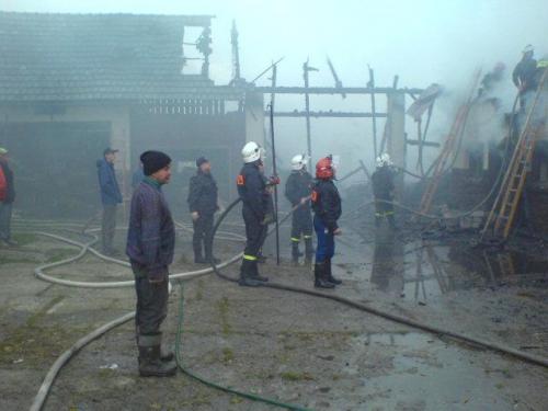 Po¿ar budynku gospodarczego