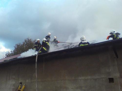 Po¿ar budynku gospodarczego